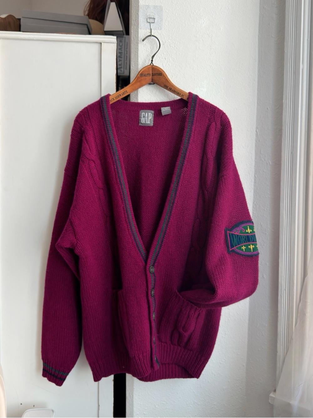 Vintage 90s Gap worldwide arm patch v-neck thick knit Shetland wool cardigan
